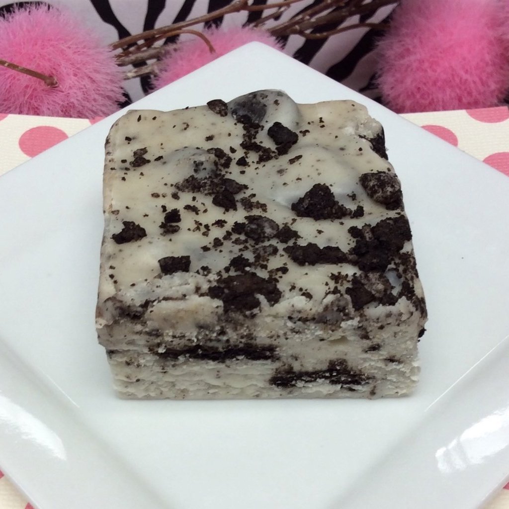 Cookies 'N Cream Fudge Fudge Hut